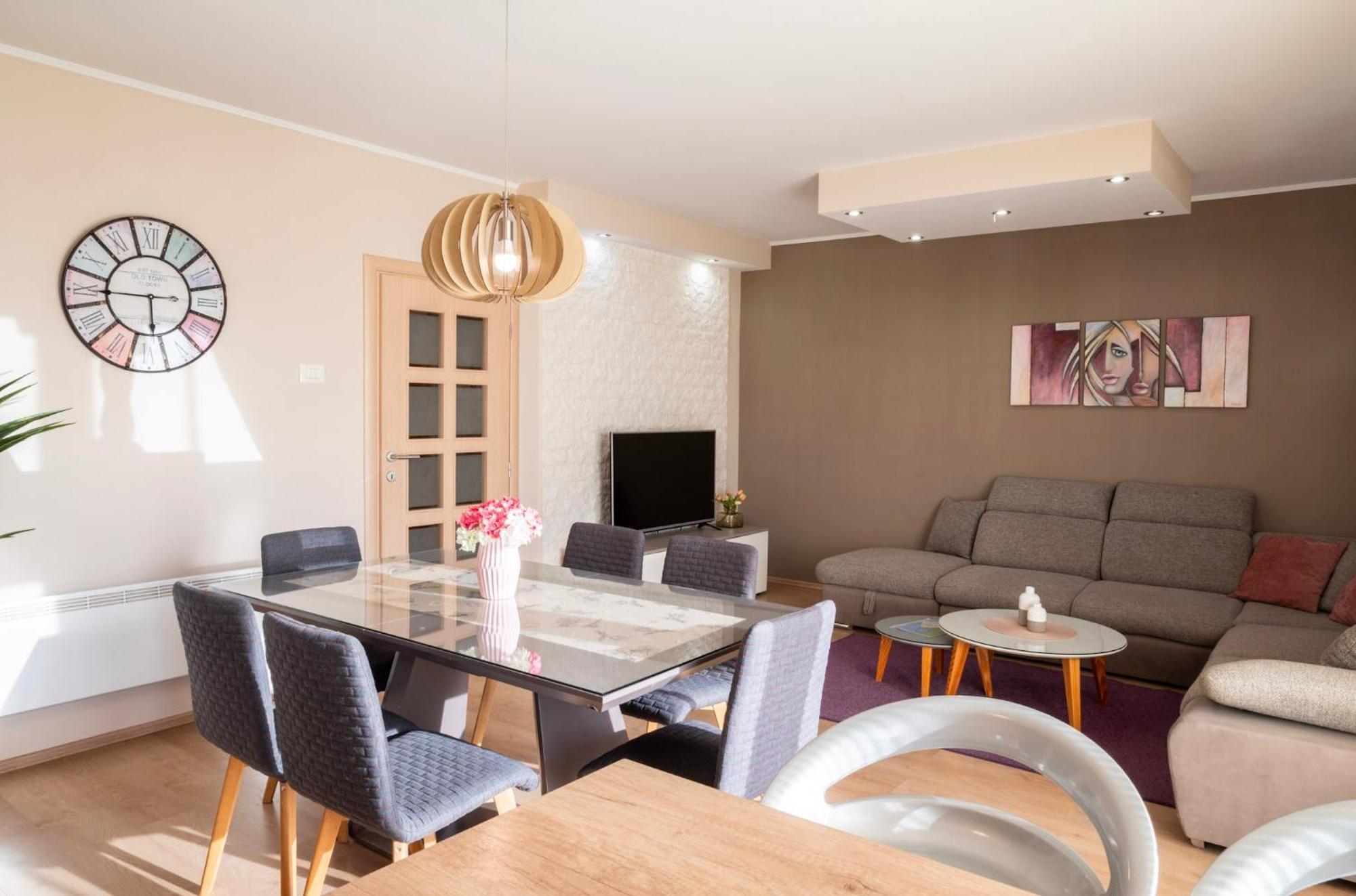 Apartman Karlo Antonio โตรกีร์ ภายนอก รูปภาพ