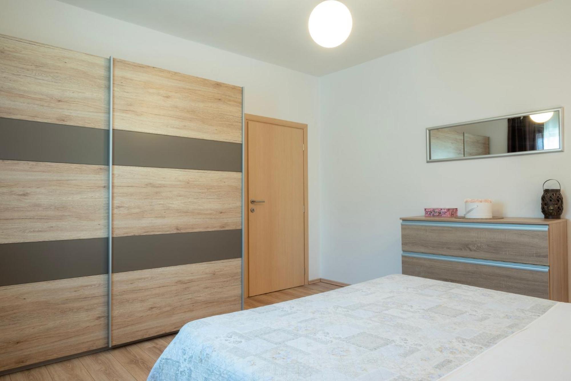 Apartman Karlo Antonio โตรกีร์ ภายนอก รูปภาพ
