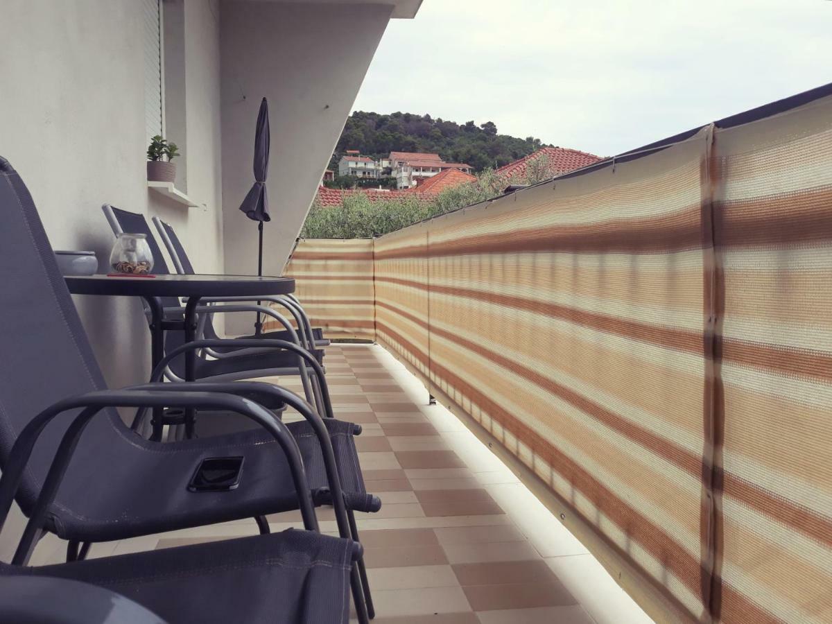 Apartman Karlo Antonio โตรกีร์ ภายนอก รูปภาพ